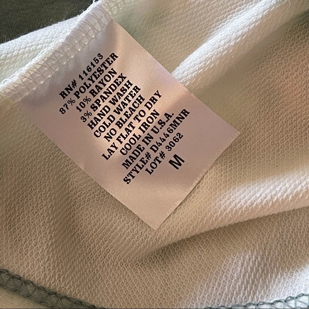 NWT Thyme + Honey Tie-Dye Peplum Ruffle Hem Short Sleeve Raglan Top Sage - Picture 10 of 12